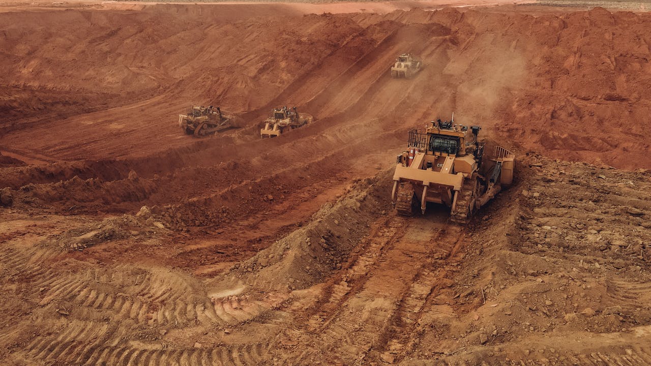 Trator D11 em atividade